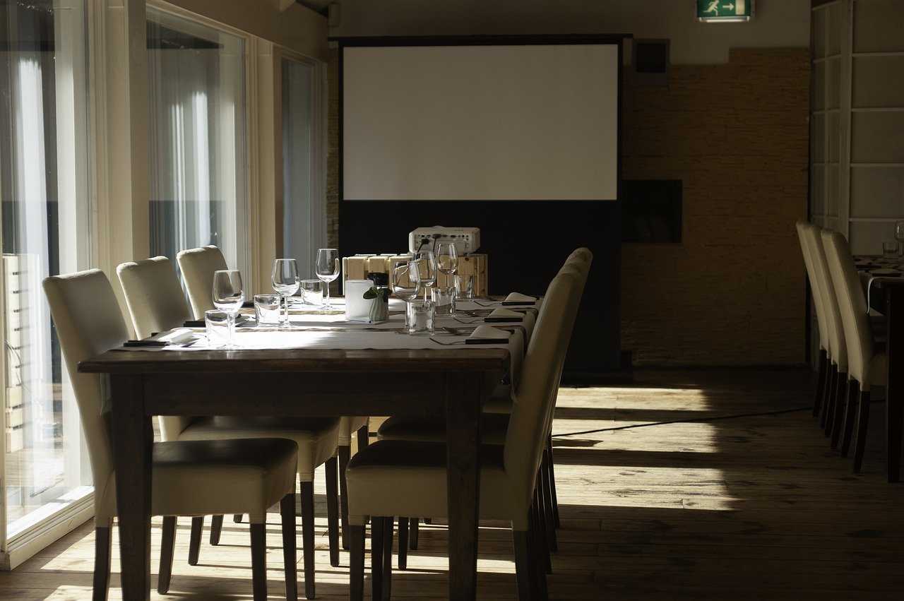boardroom-3845878_1280 boardroom